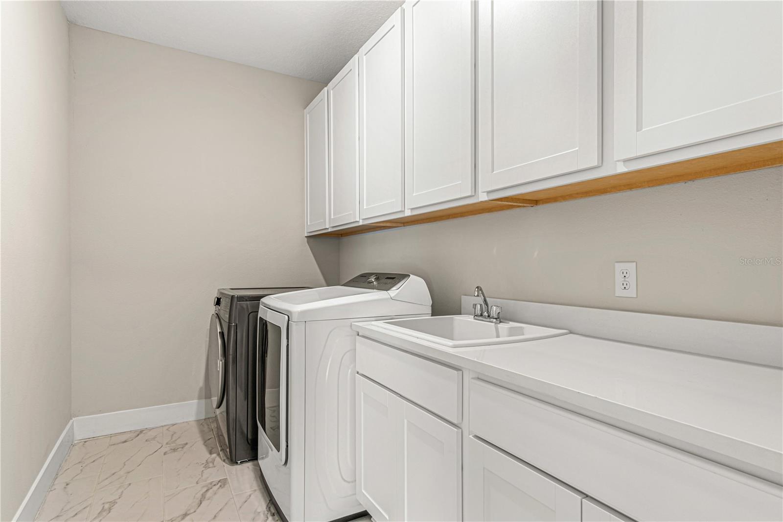 Image 35 of 46 For 7505 Alpine Butterfly Lane