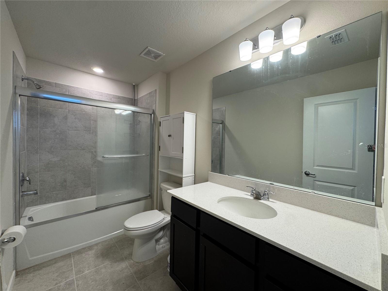 Image 17 of 37 For 2102 Charming Ave Avenue