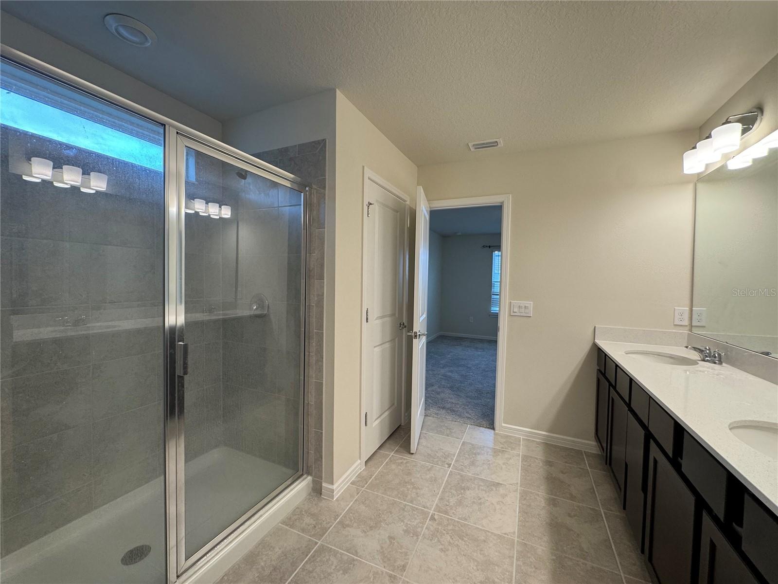 Image 25 of 37 For 2102 Charming Ave Avenue