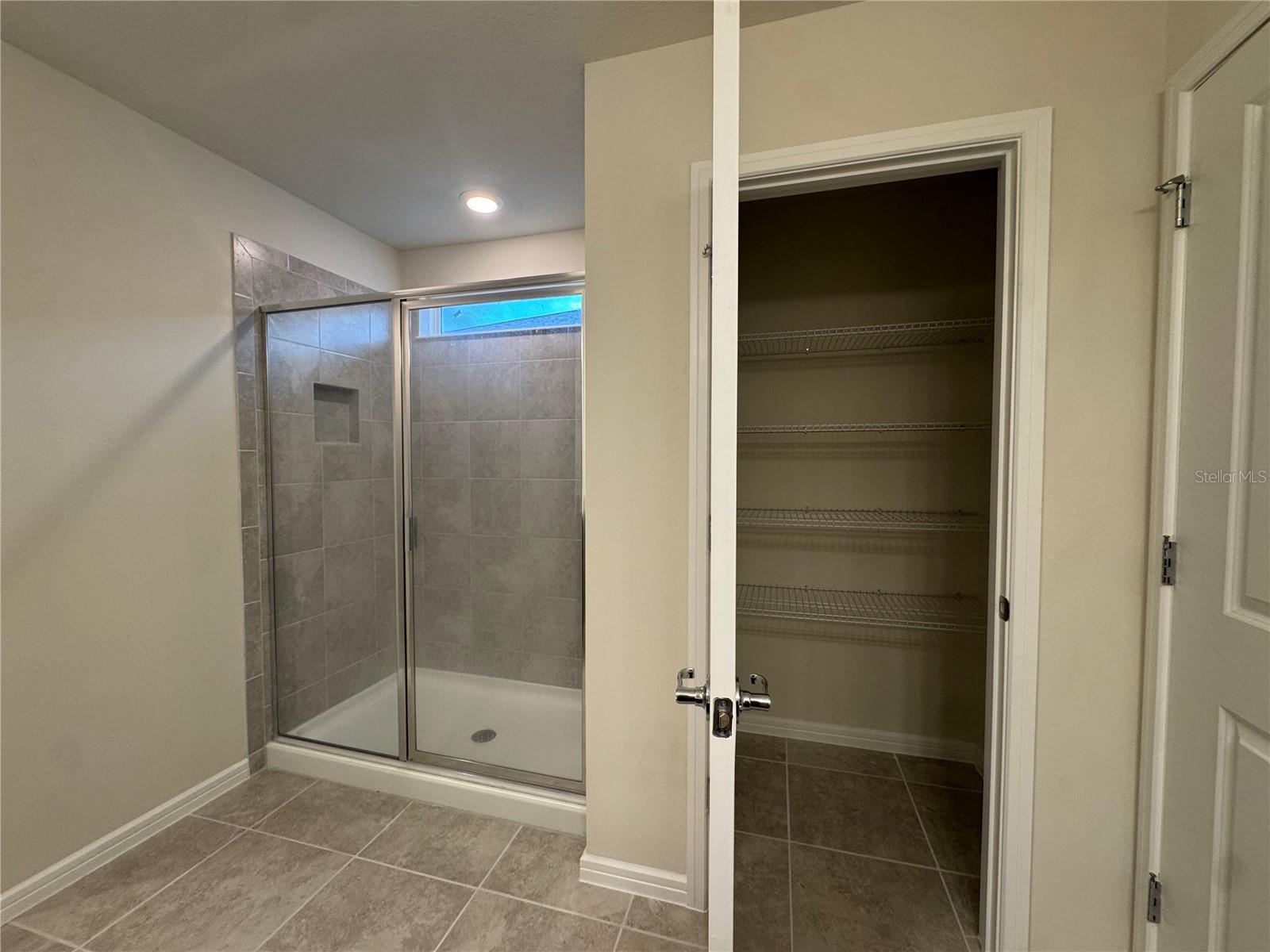 Image 29 of 37 For 2102 Charming Ave Avenue