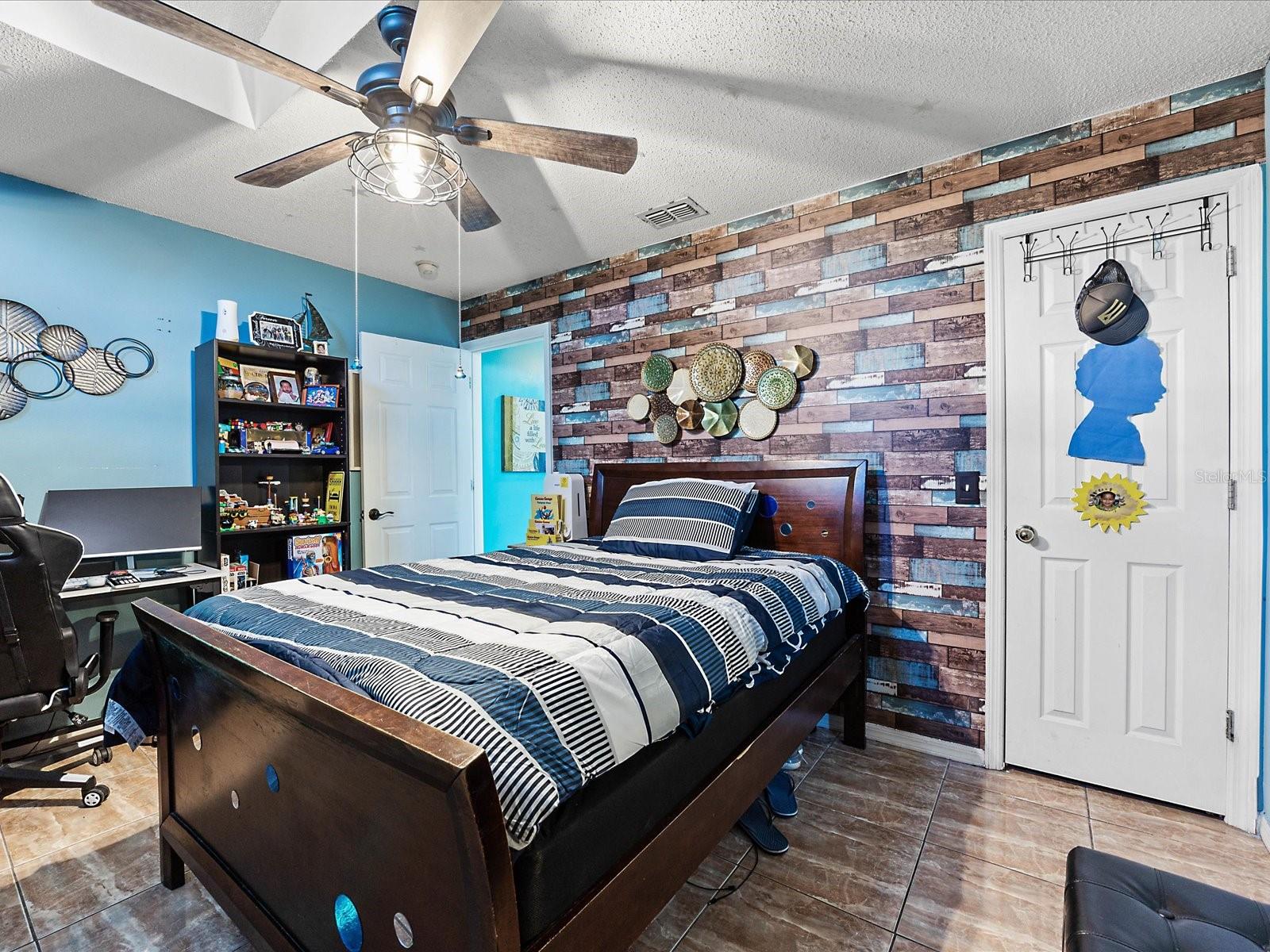 Image 20 of 28 For 837 Grande Regal Point