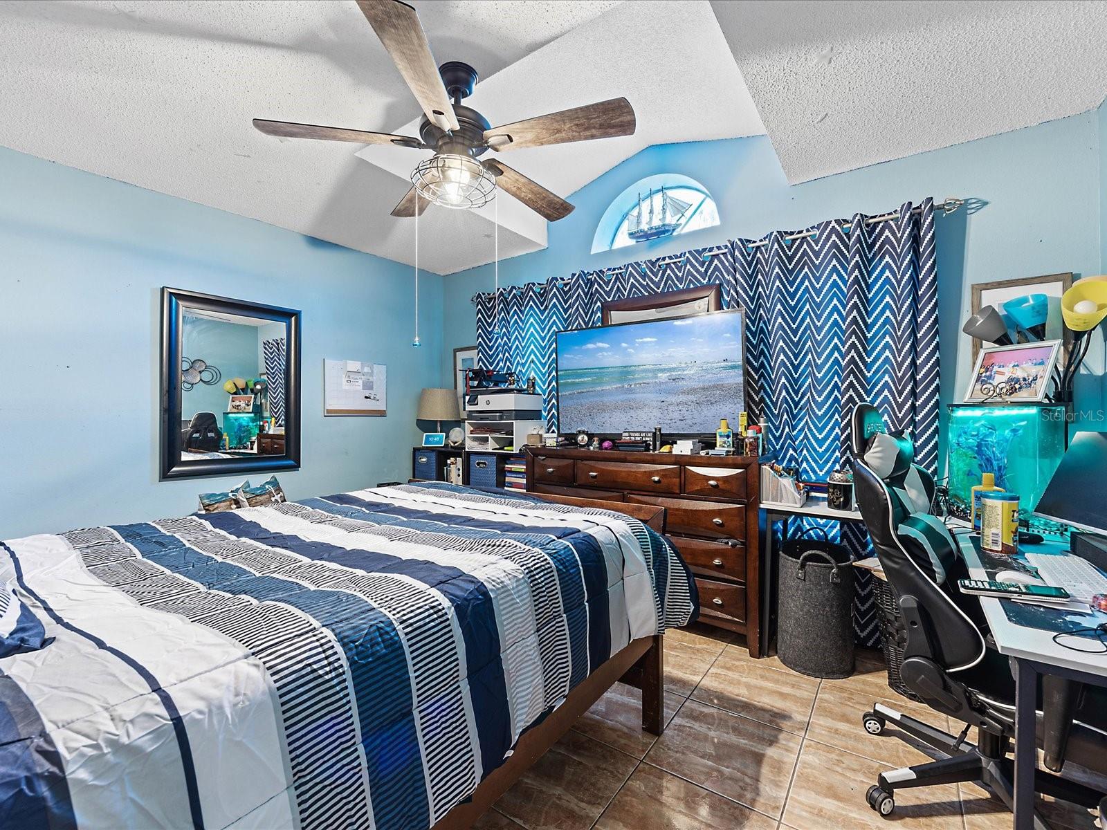 Image 21 of 28 For 837 Grande Regal Point