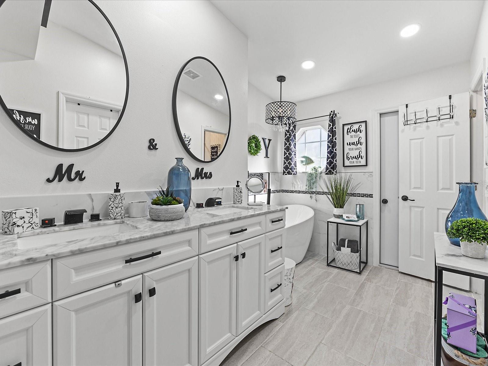 Image 3 of 28 For 837 Grande Regal Point