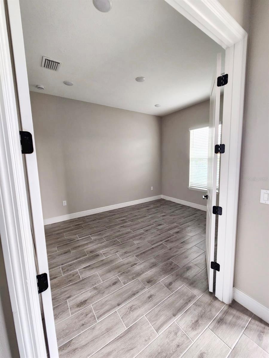 Image 10 of 34 For 18435 Mowry Court