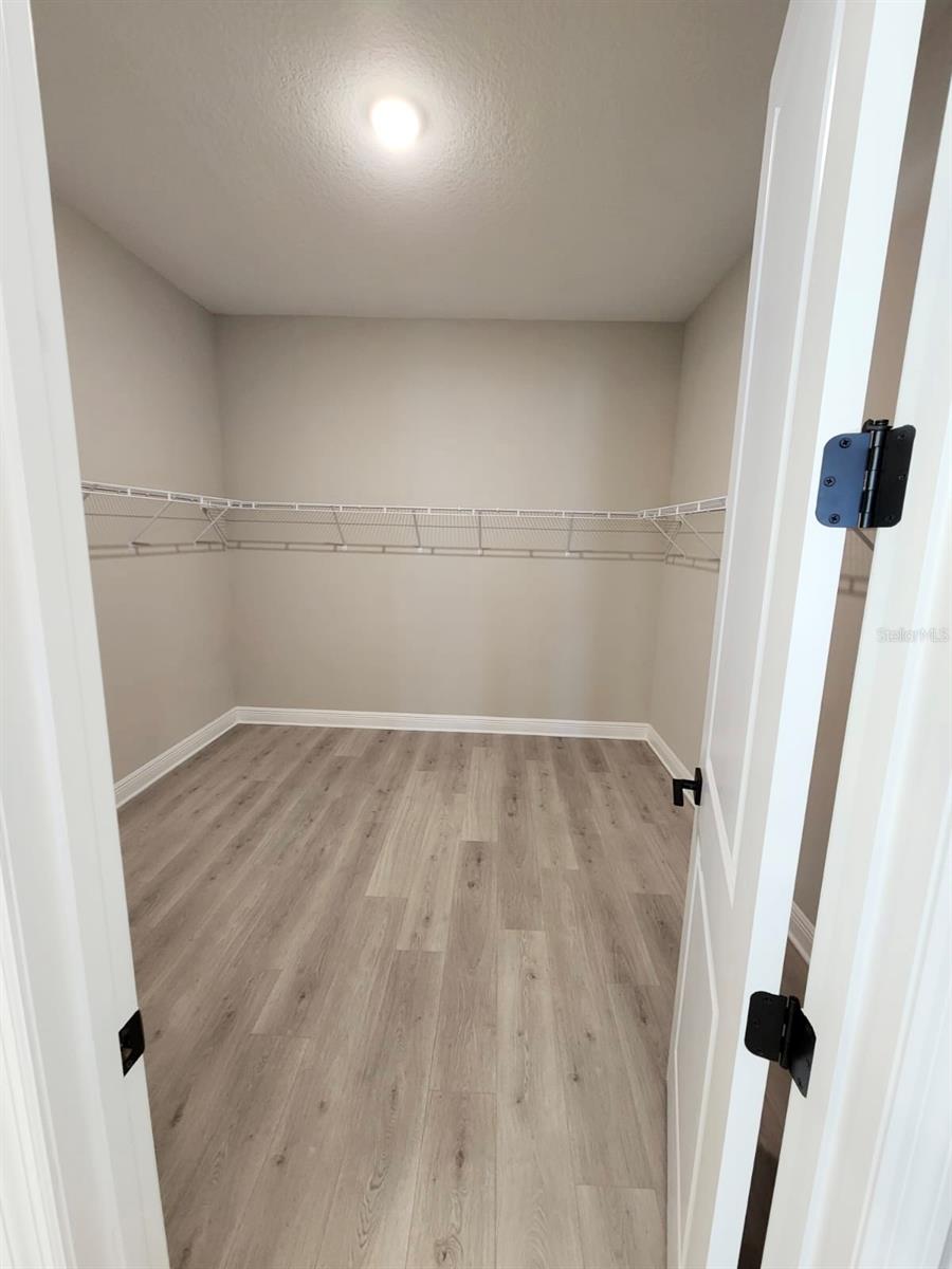 Image 21 of 34 For 18435 Mowry Court