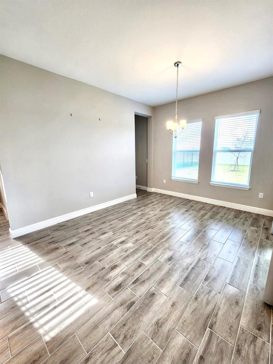 Image 24 of 34 For 18435 Mowry Court