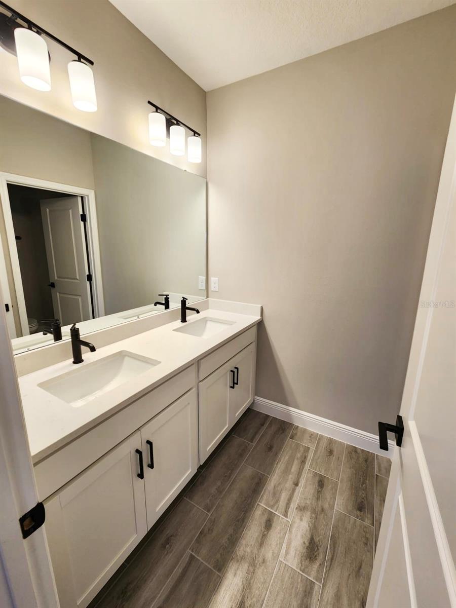 Image 30 of 34 For 18435 Mowry Court