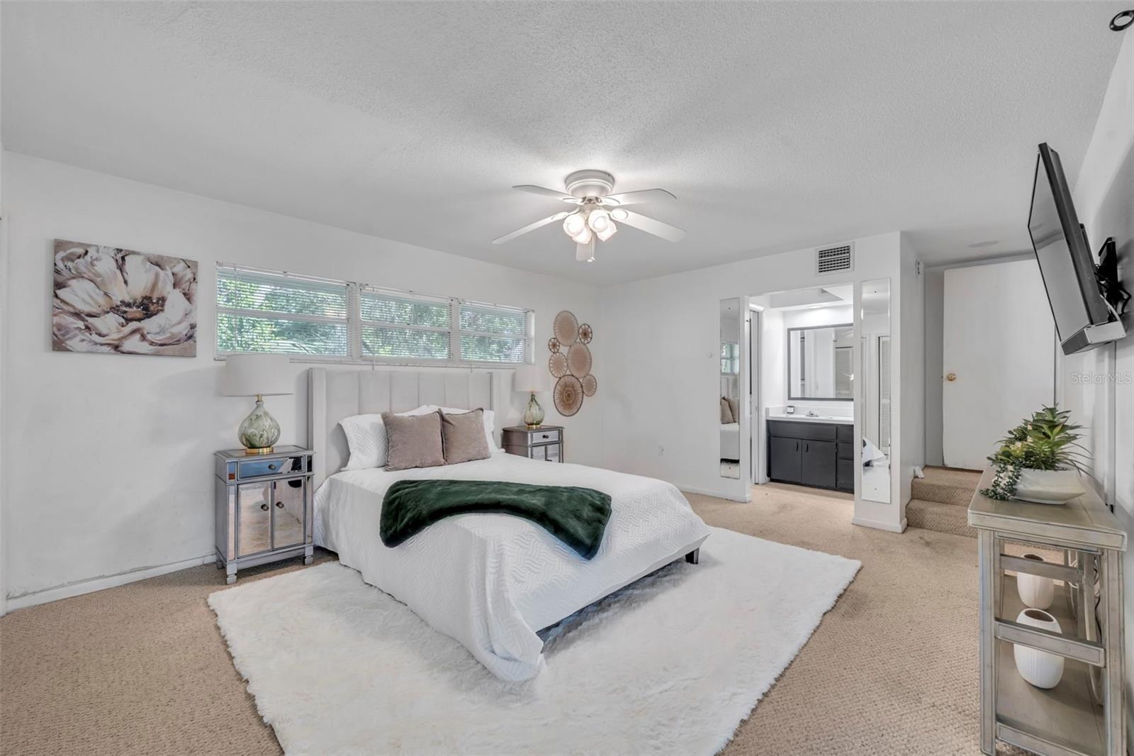 Image 10 of 23 For 11 Plumosa Avenue