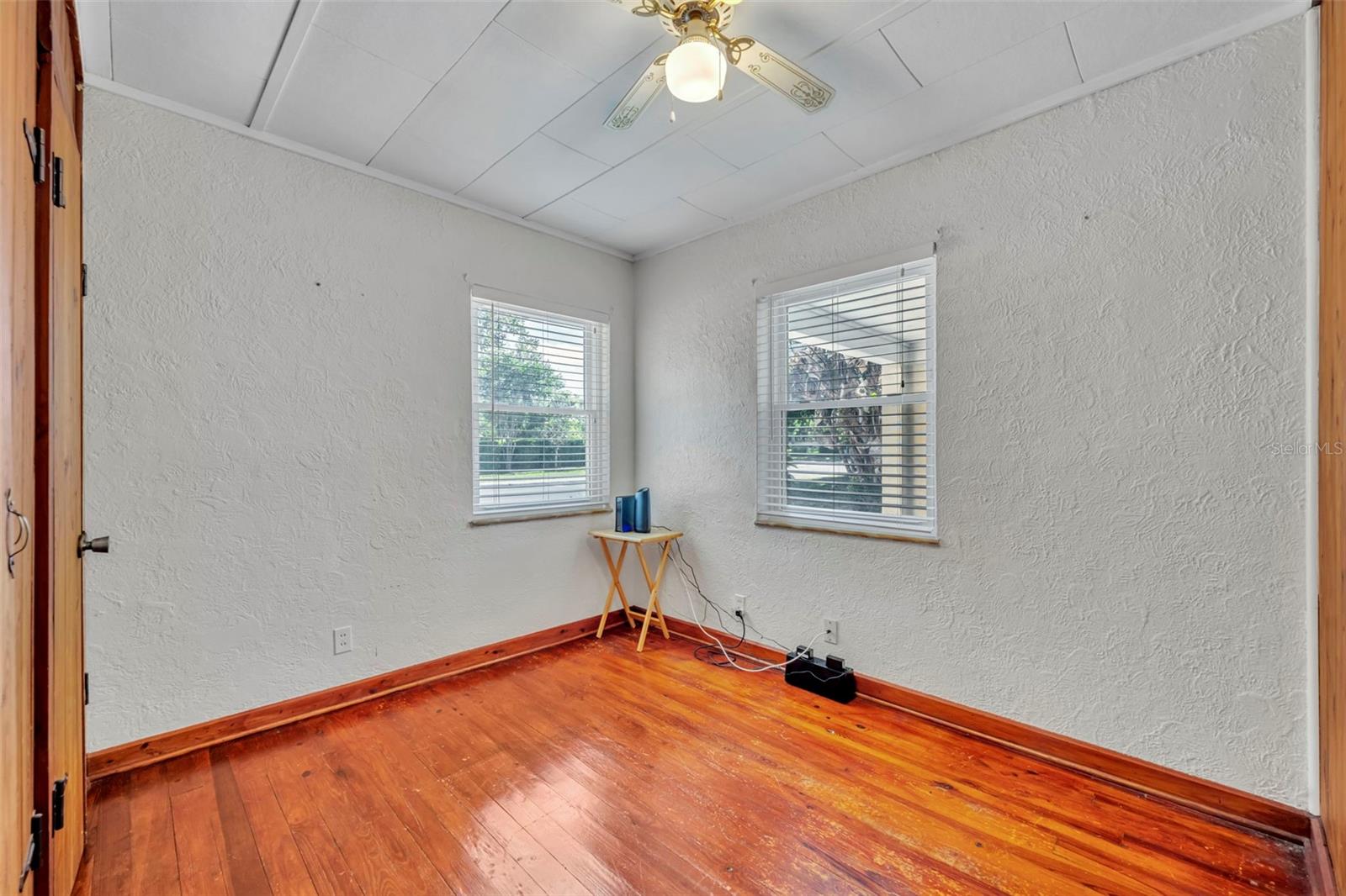 Image 13 of 23 For 11 Plumosa Avenue