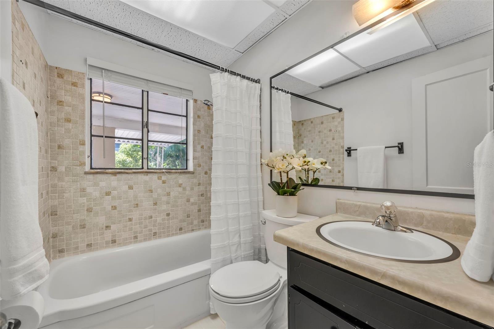 Image 14 of 23 For 11 Plumosa Avenue