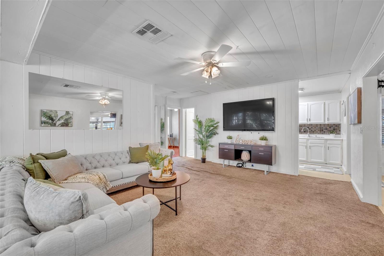 Image 4 of 23 For 11 Plumosa Avenue