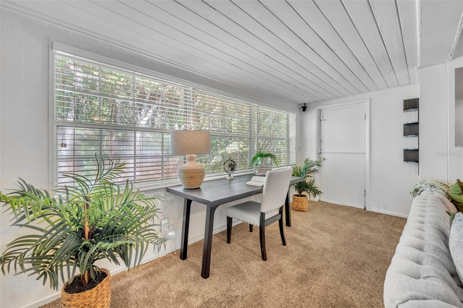 Image 6 of 23 For 11 Plumosa Avenue