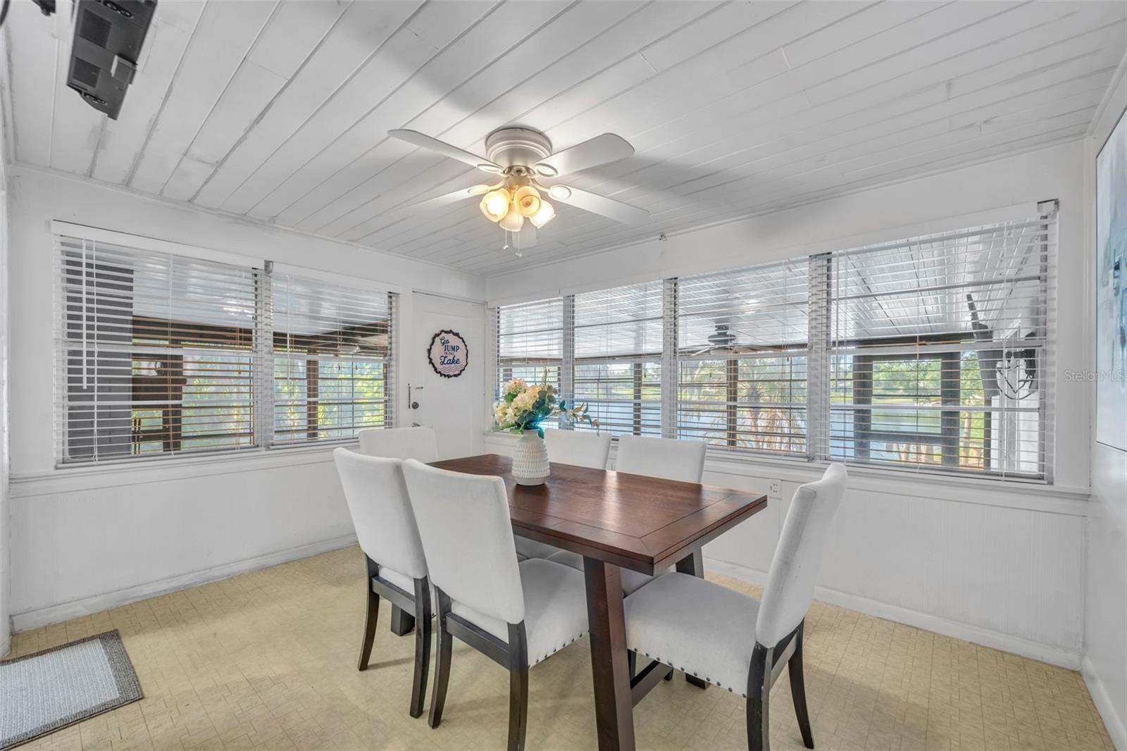 Image 7 of 23 For 11 Plumosa Avenue