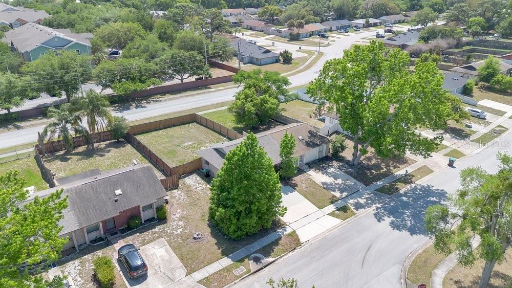 Image 10 of 28 For 2827 Coral Reef Drive