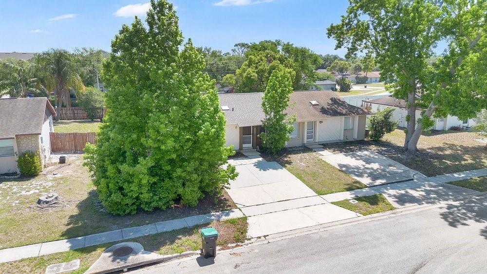 Image 21 of 28 For 2827 Coral Reef Drive