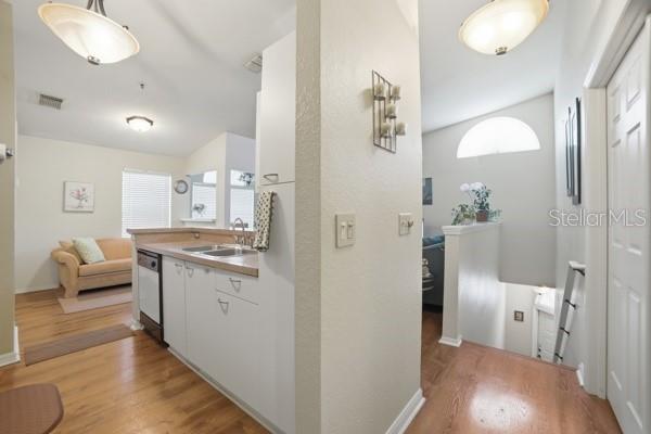 Image 10 of 19 For 1601 Columbia Arms Circle # 201