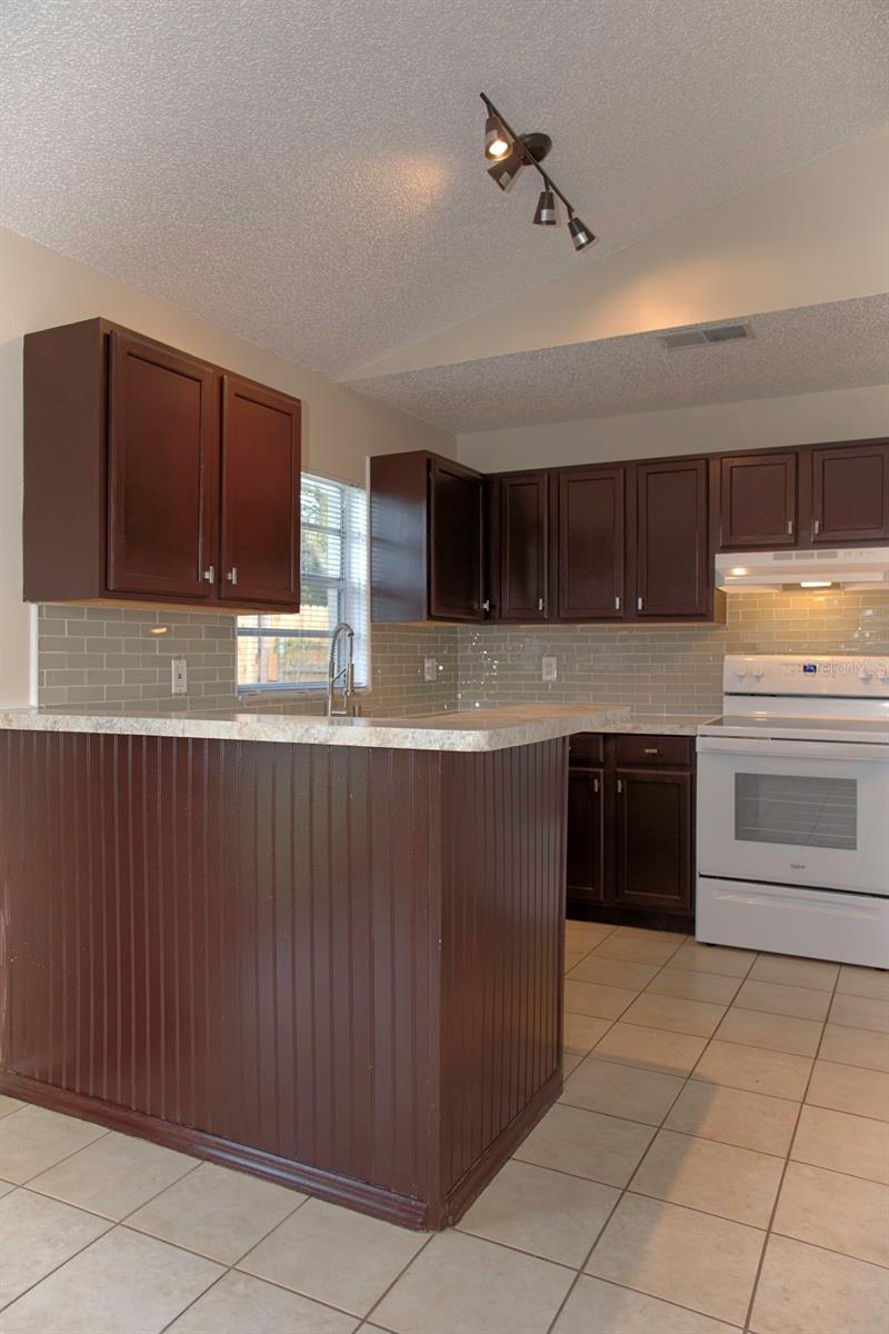 Image 10 of 19 For 6003 Oleander Drive