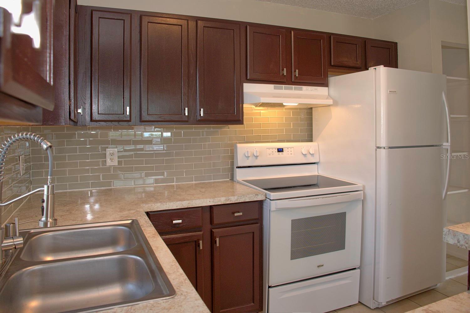 Image 14 of 19 For 6003 Oleander Drive