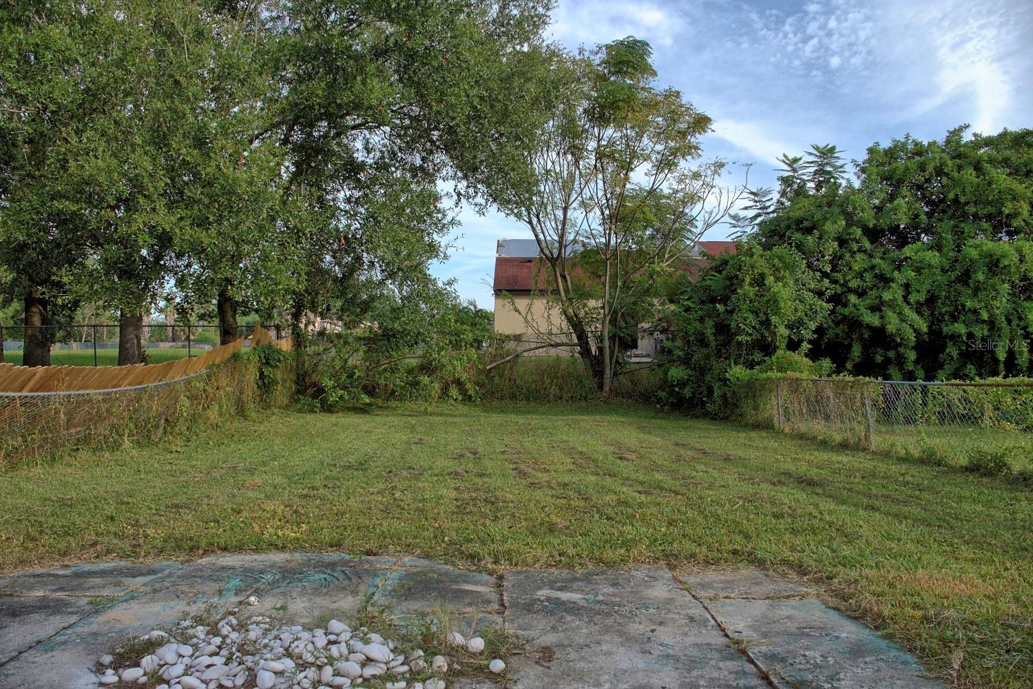 Image 18 of 19 For 6003 Oleander Drive