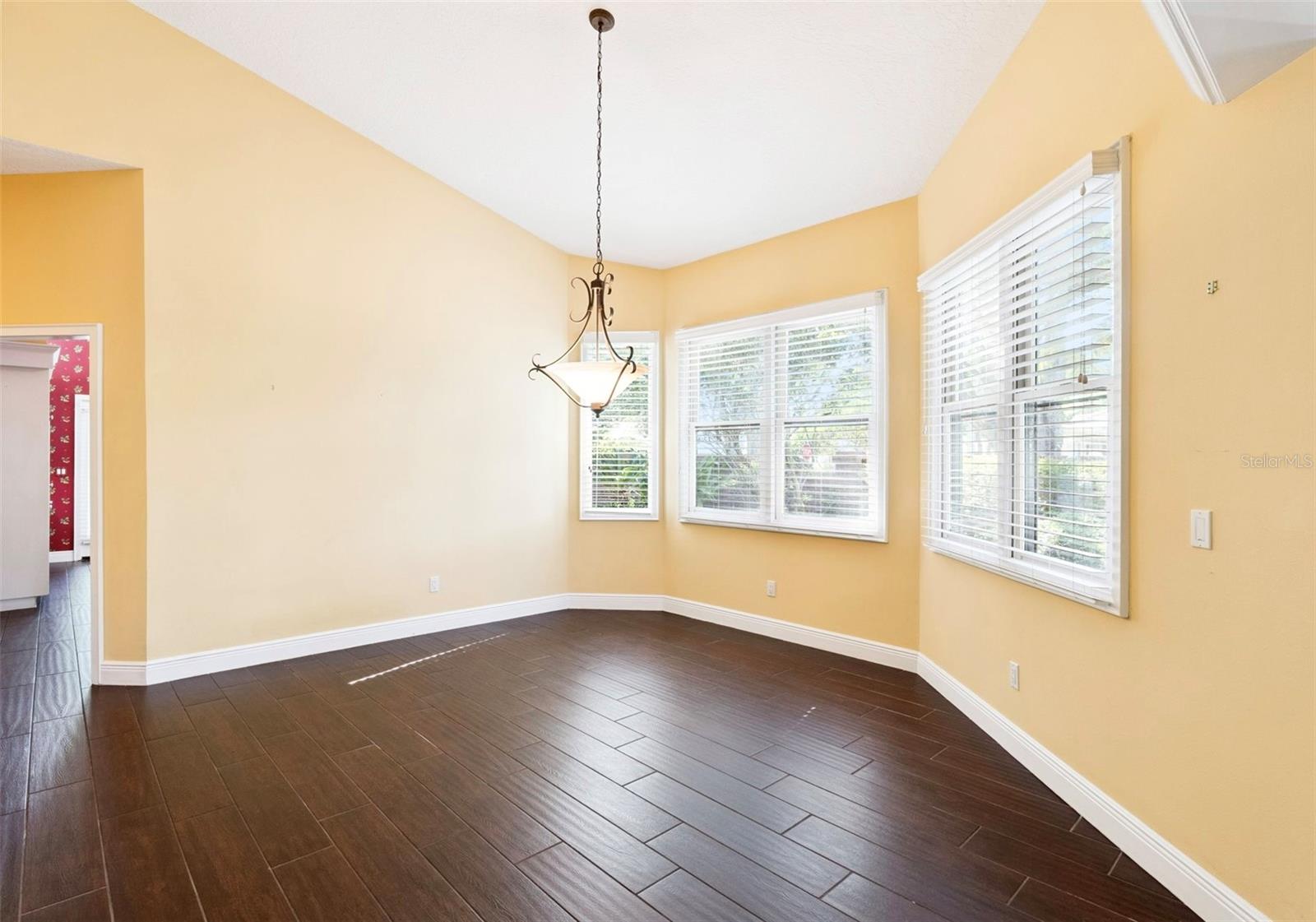 Image 13 of 52 For 1250 Langley Court