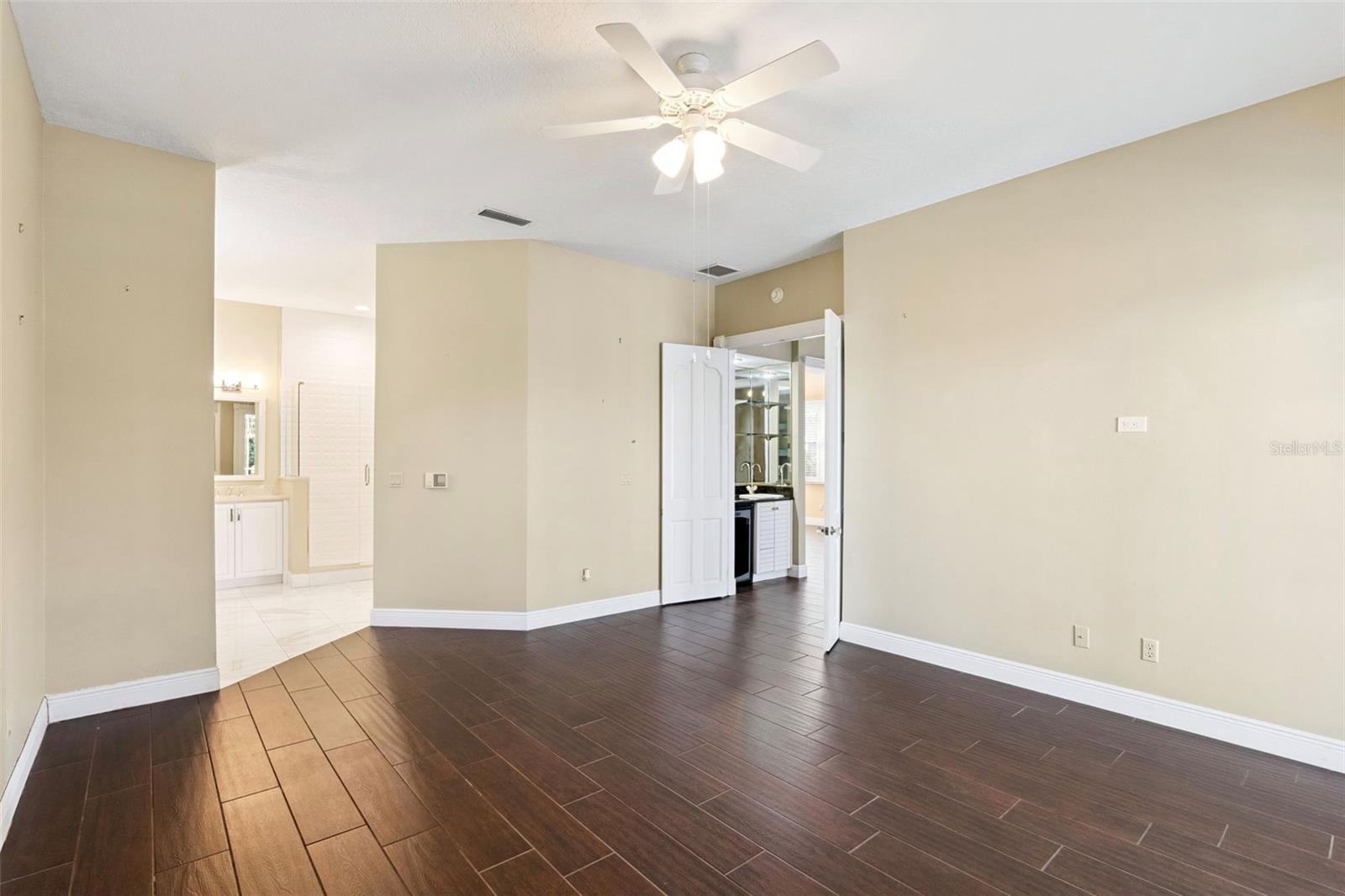 Image 15 of 52 For 1250 Langley Court