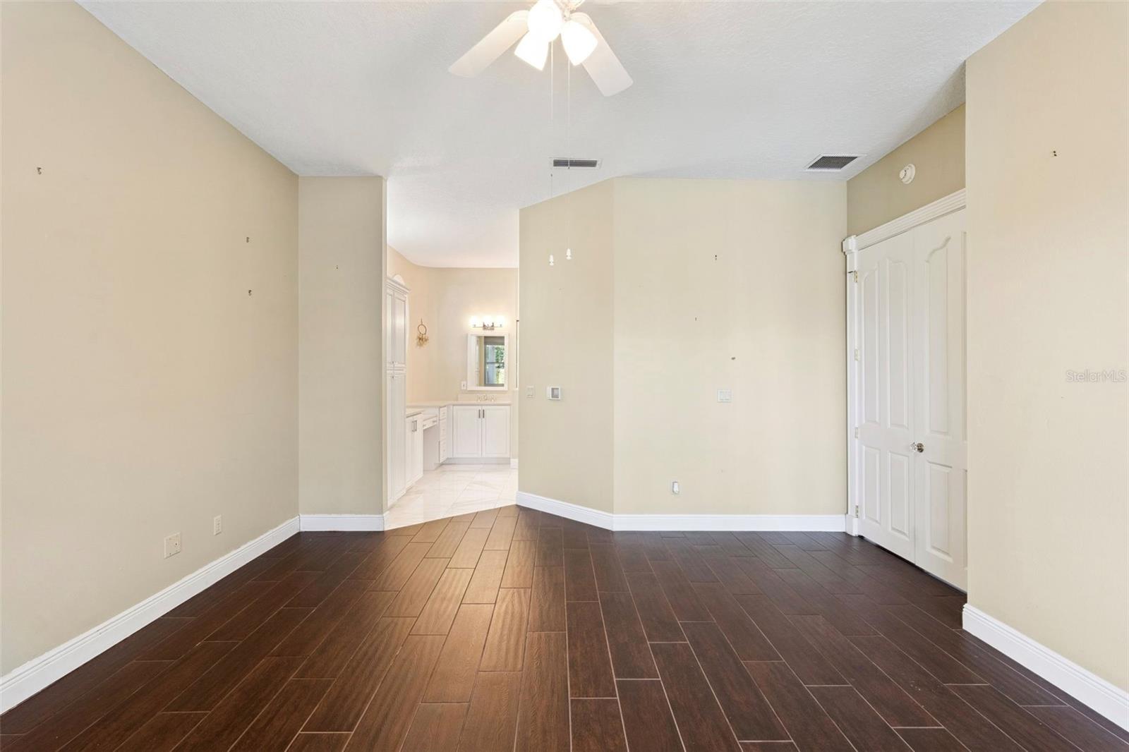 Image 27 of 52 For 1250 Langley Court