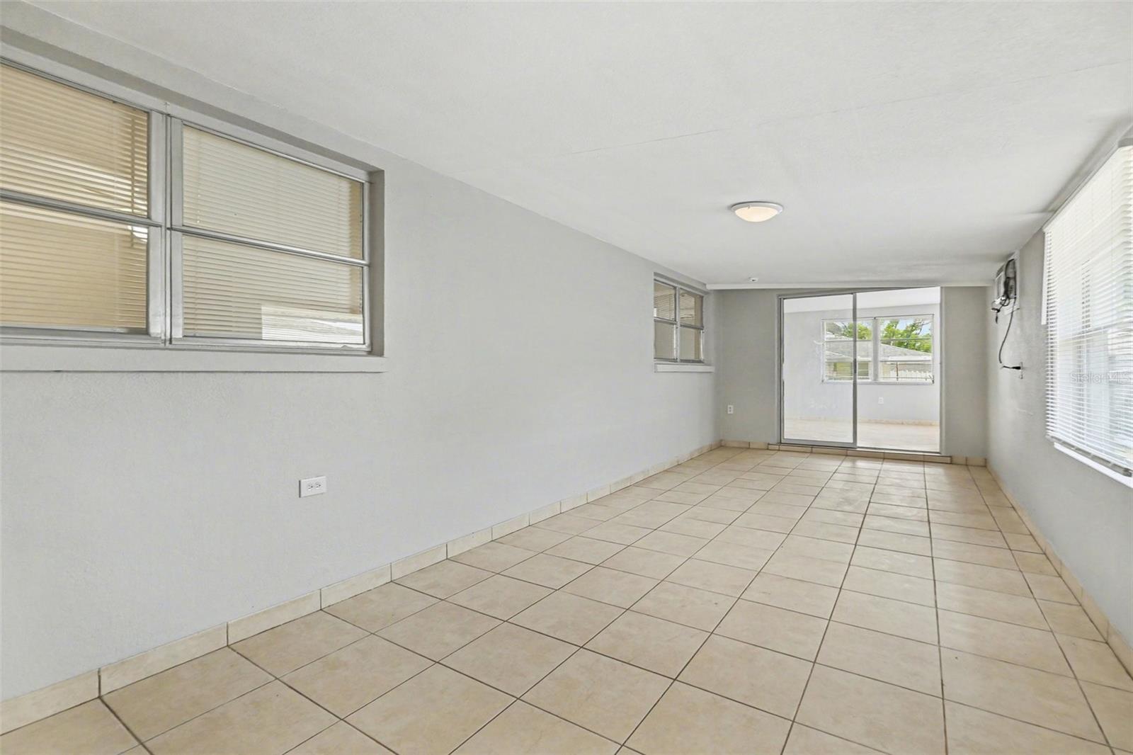 Listing photo id 8 for 7836 Lotus Drive