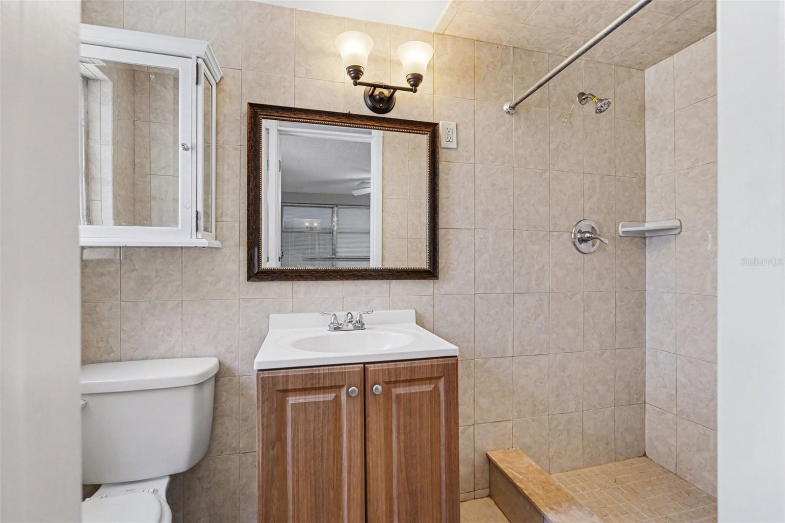 Listing photo id 12 for 7836 Lotus Drive