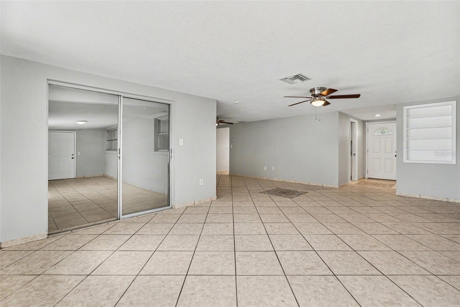 Listing photo id 3 for 7836 Lotus Drive