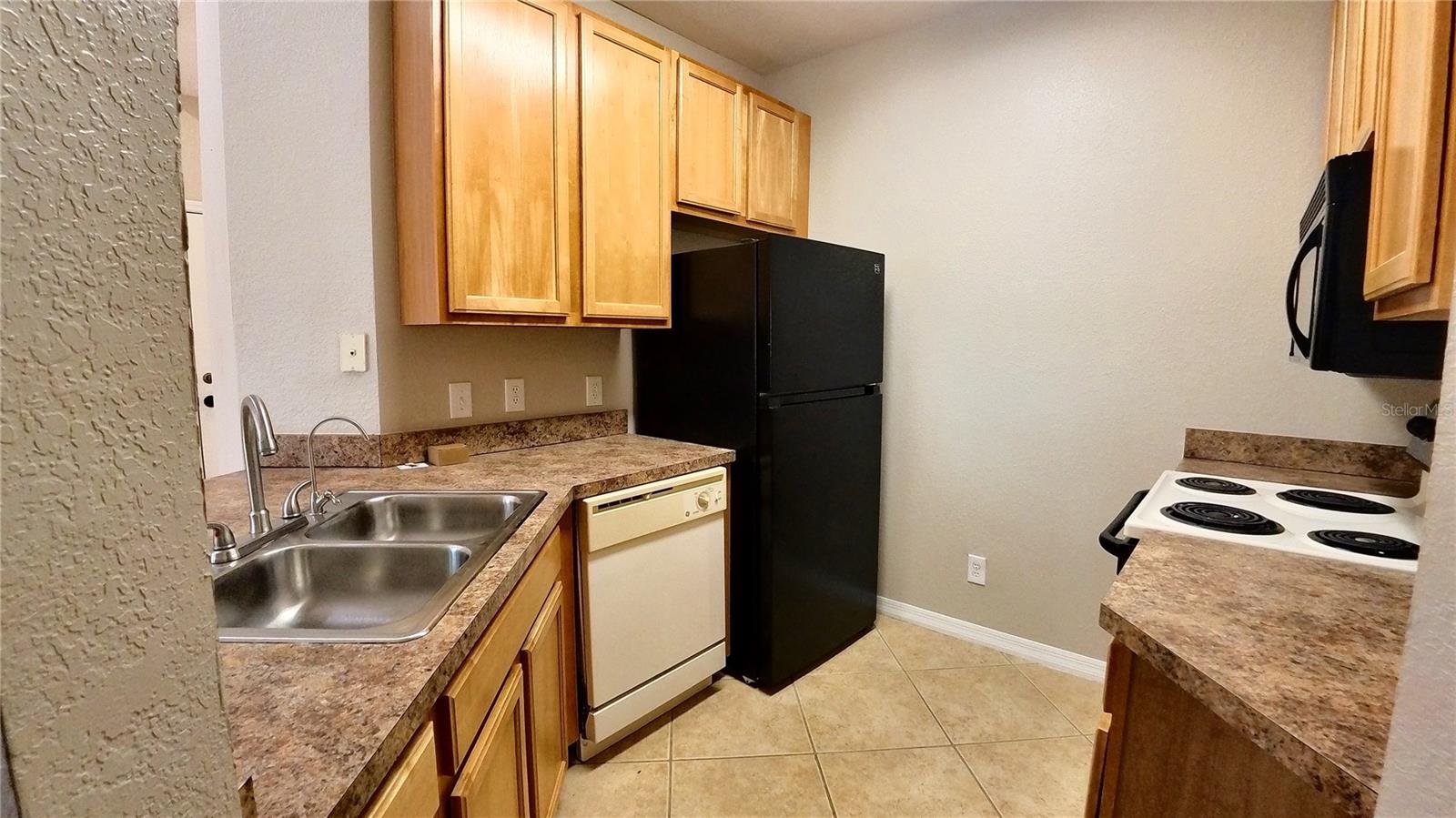 Image 3 of 10 For 10017 Courtney Palms Boulevard 304