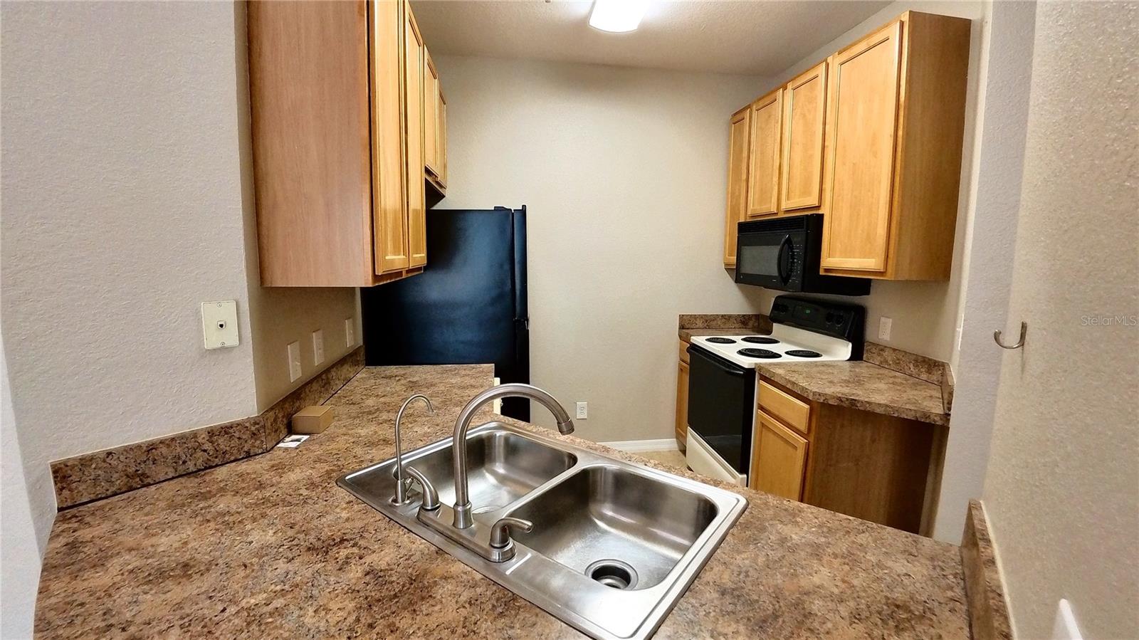 Image 4 of 10 For 10017 Courtney Palms Boulevard 304