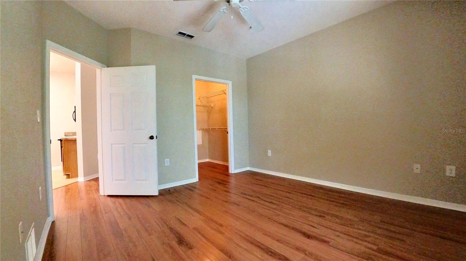 Image 5 of 10 For 10017 Courtney Palms Boulevard 304