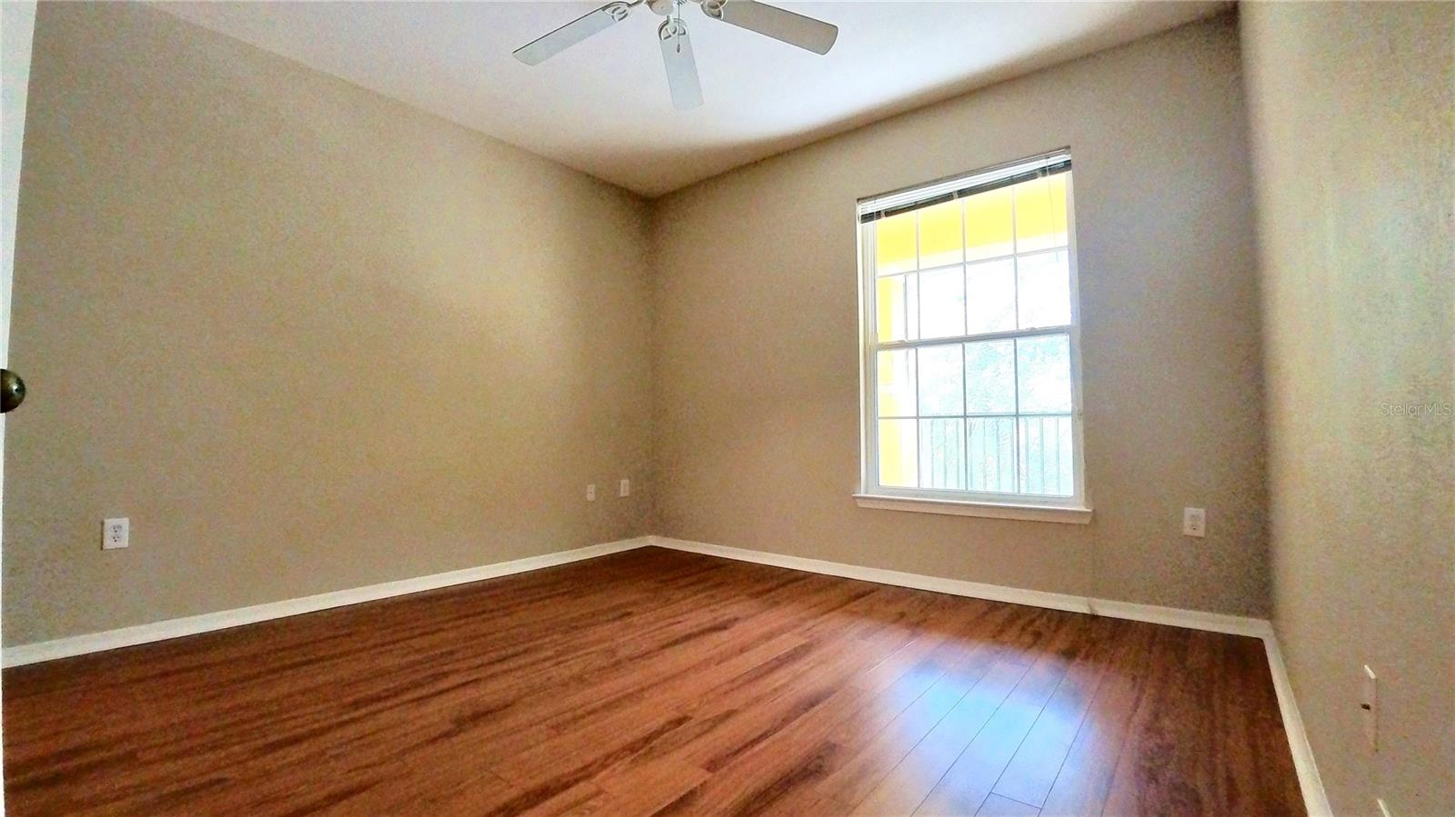 Image 6 of 10 For 10017 Courtney Palms Boulevard 304