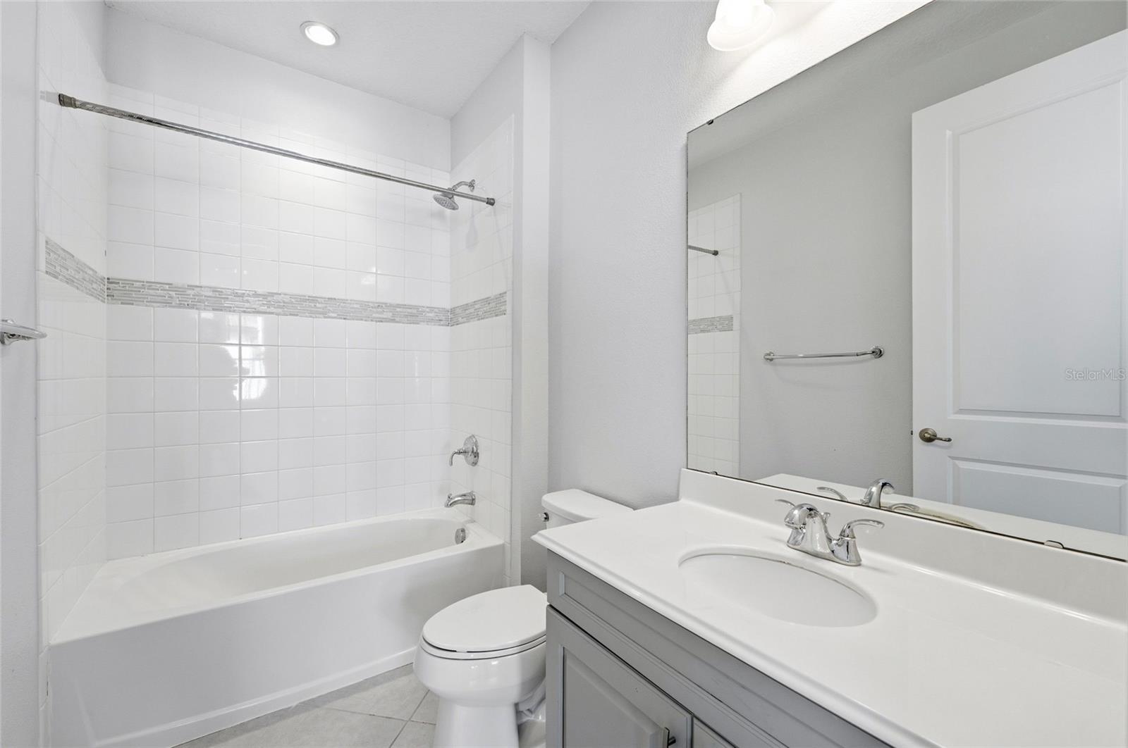 Image 24 of 25 For 8807 Fountain Palm Aly