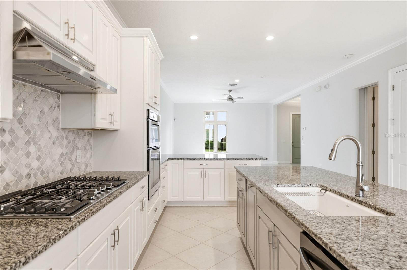 Image 3 of 25 For 8807 Fountain Palm Aly