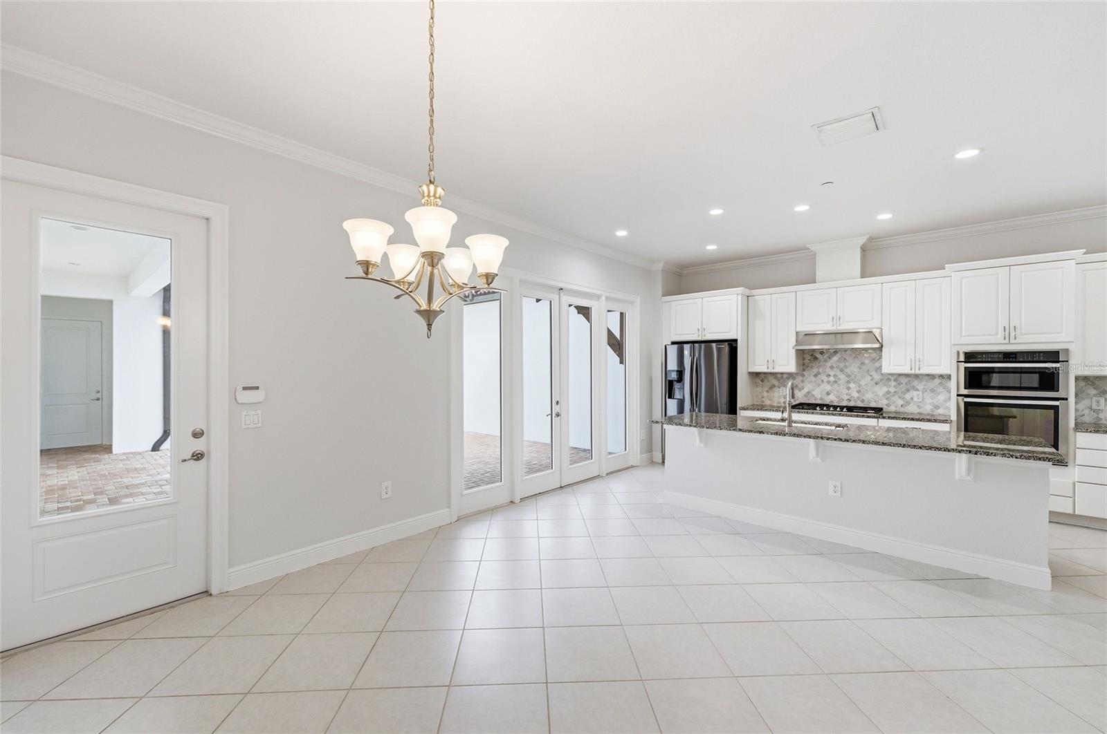 Image 6 of 25 For 8807 Fountain Palm Aly