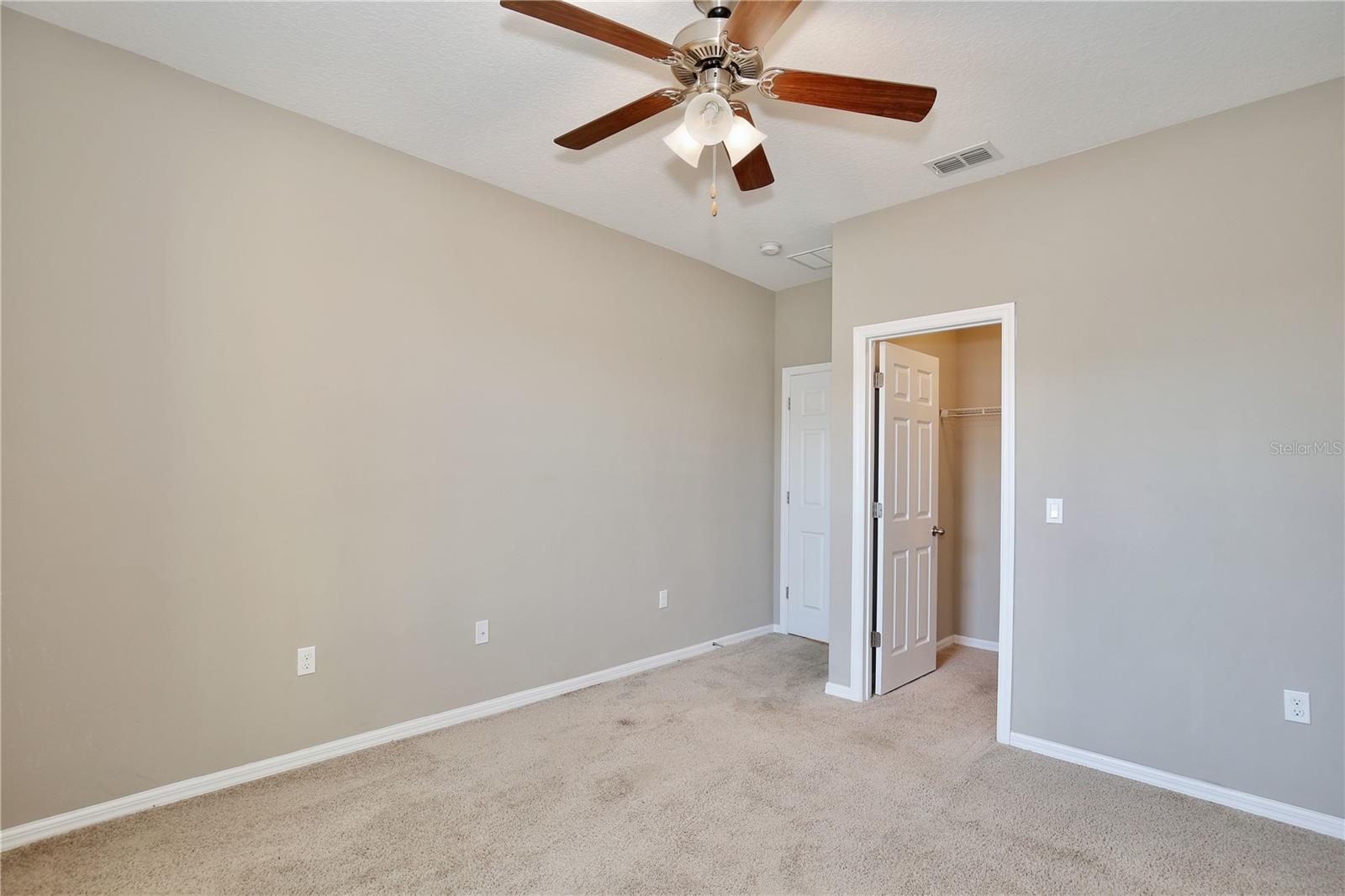 Image 21 of 28 For 13530 Fountainbleau Drive