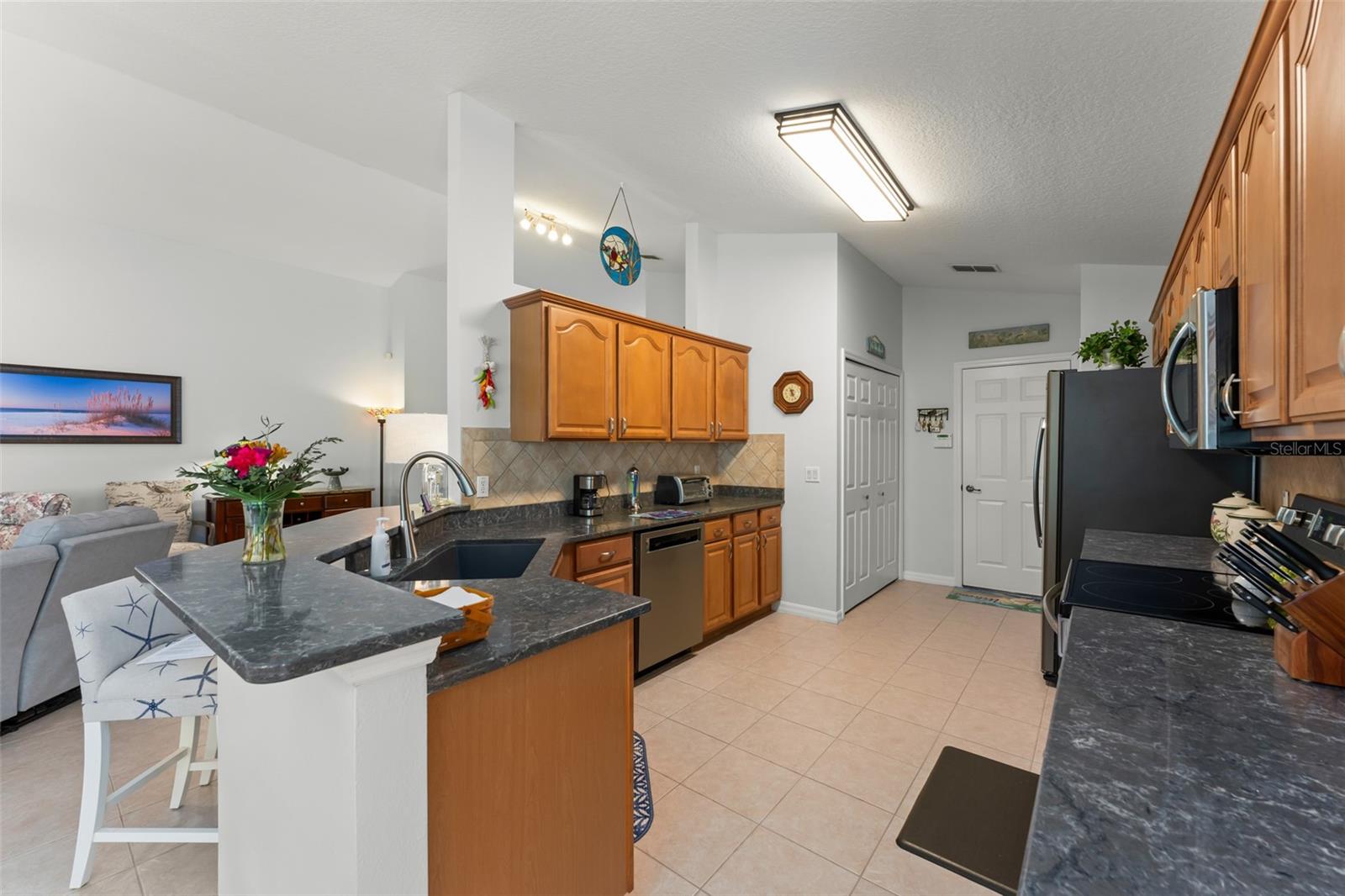 Image 18 of 44 For 9044 Oak Moss Drive