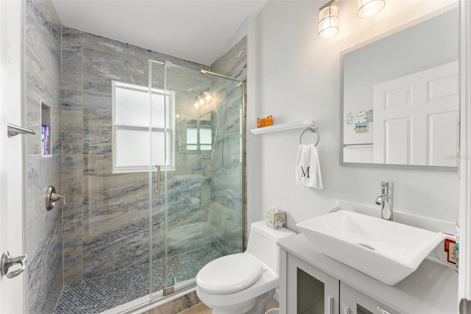 Image 26 of 44 For 9044 Oak Moss Drive