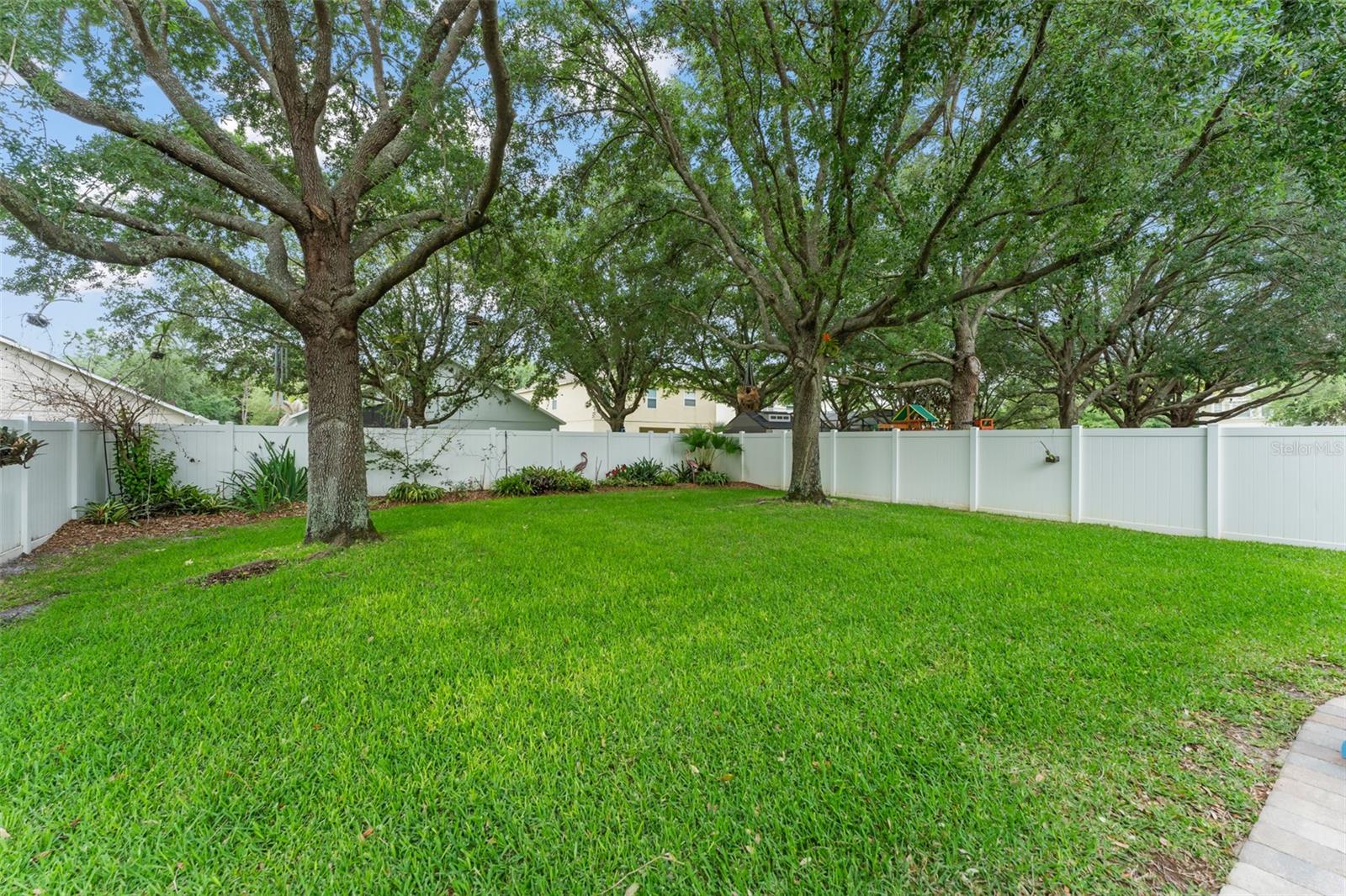 Image 33 of 44 For 9044 Oak Moss Drive