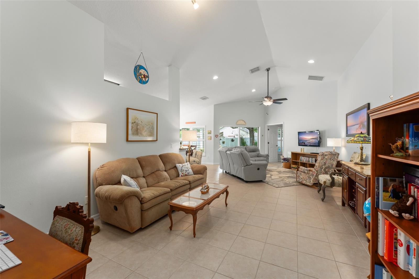 Image 4 of 44 For 9044 Oak Moss Drive