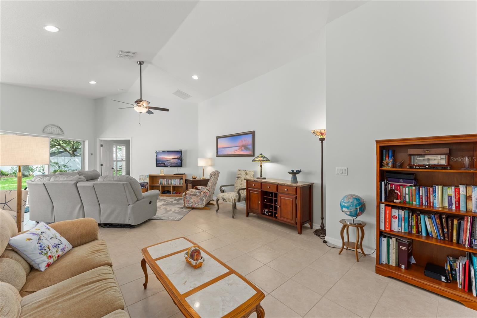 Image 5 of 44 For 9044 Oak Moss Drive