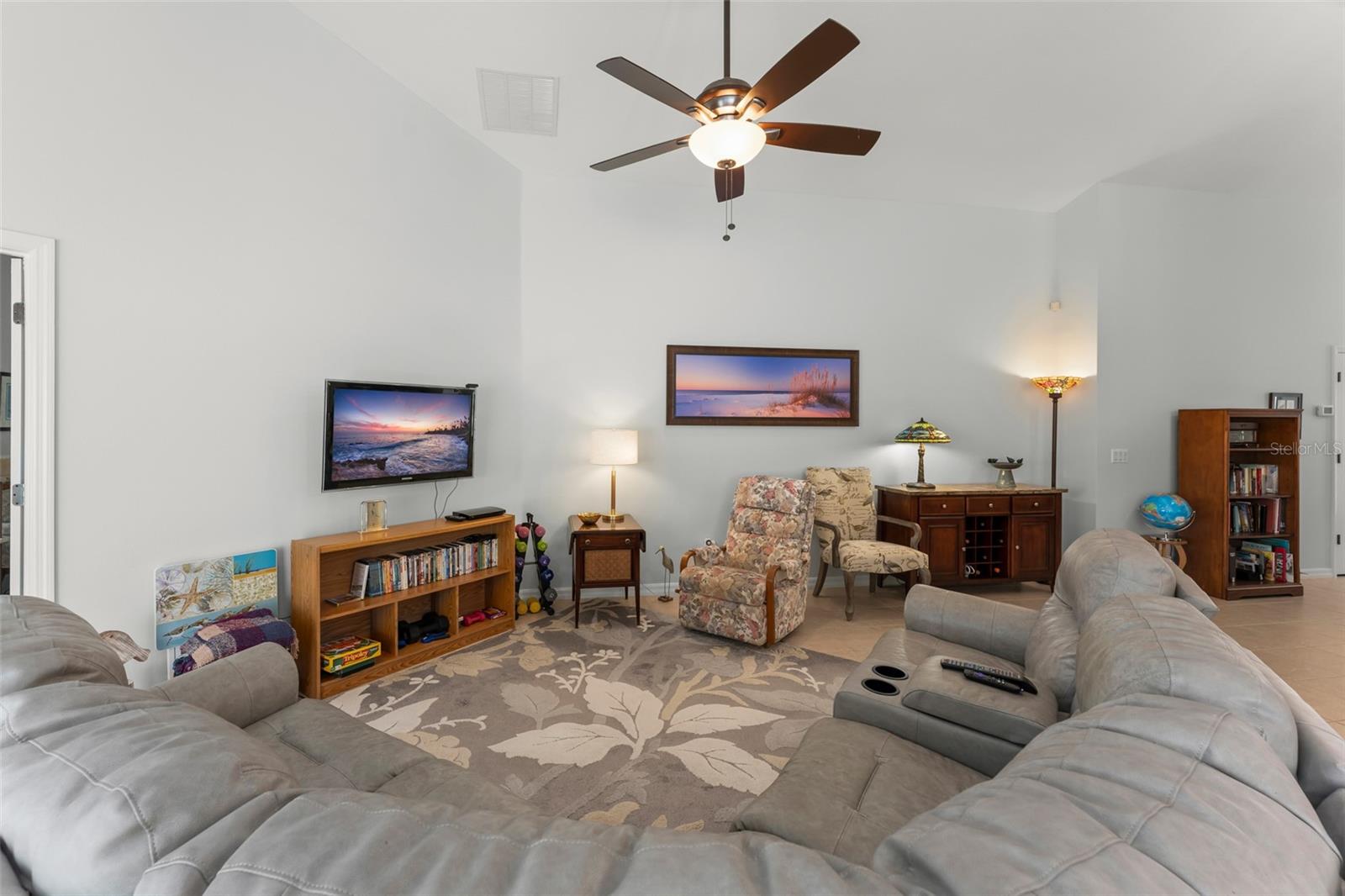 Image 7 of 44 For 9044 Oak Moss Drive