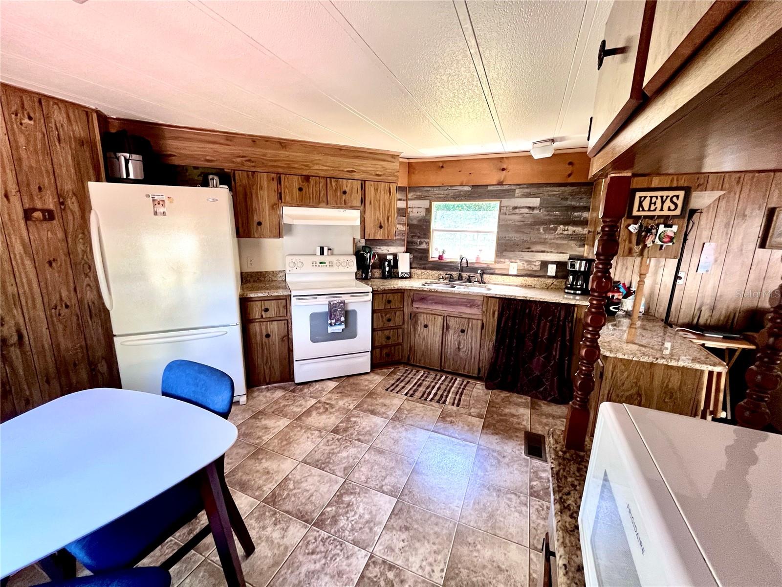 Image 9 of 27 For 1610 178th Street