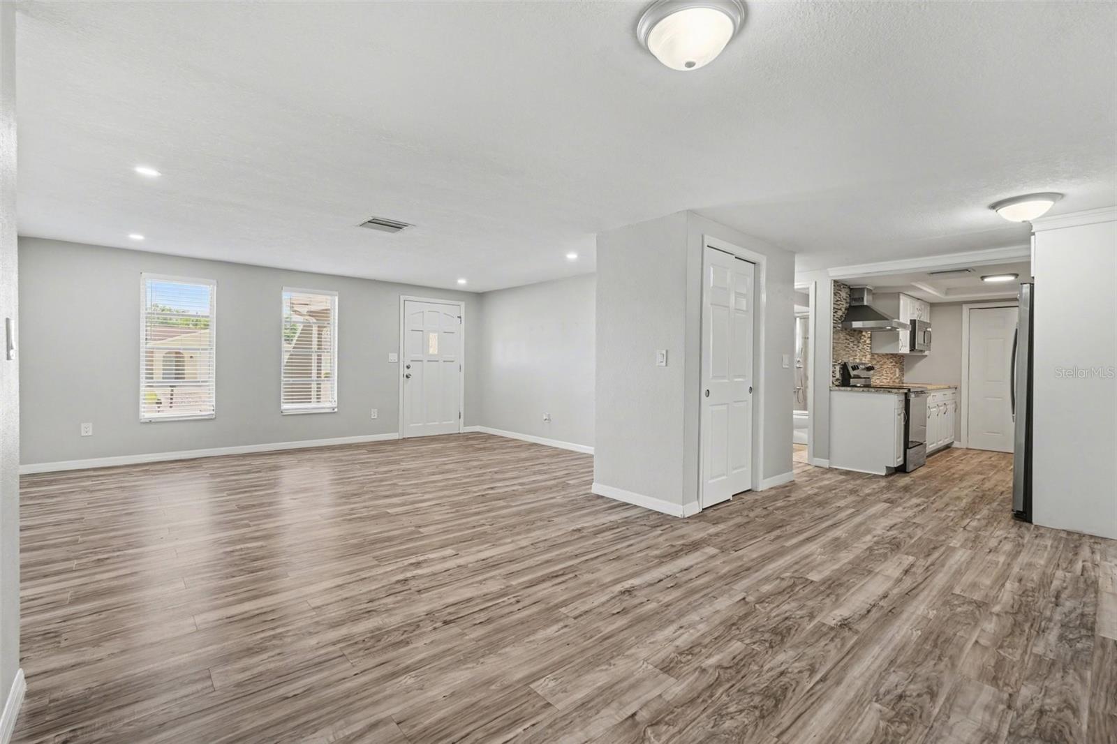 Image 13 of 21 For 6337 Bonaire Avenue