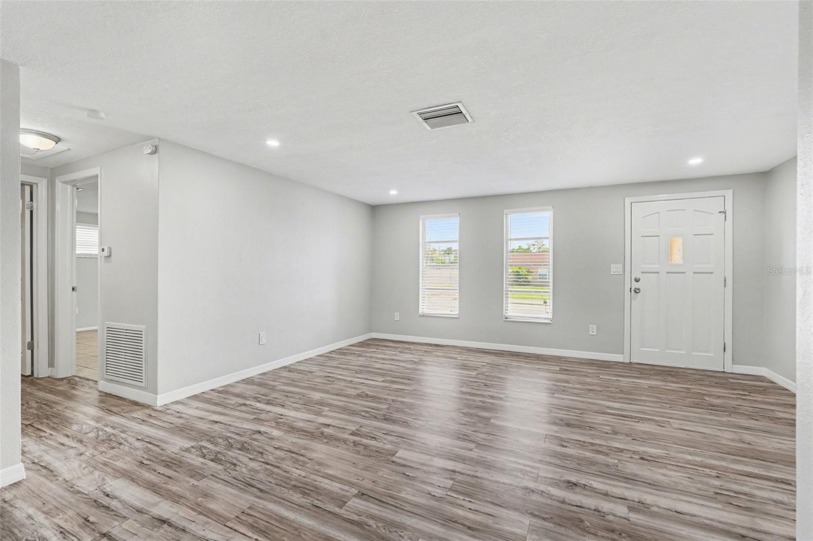 Image 6 of 21 For 6337 Bonaire Avenue