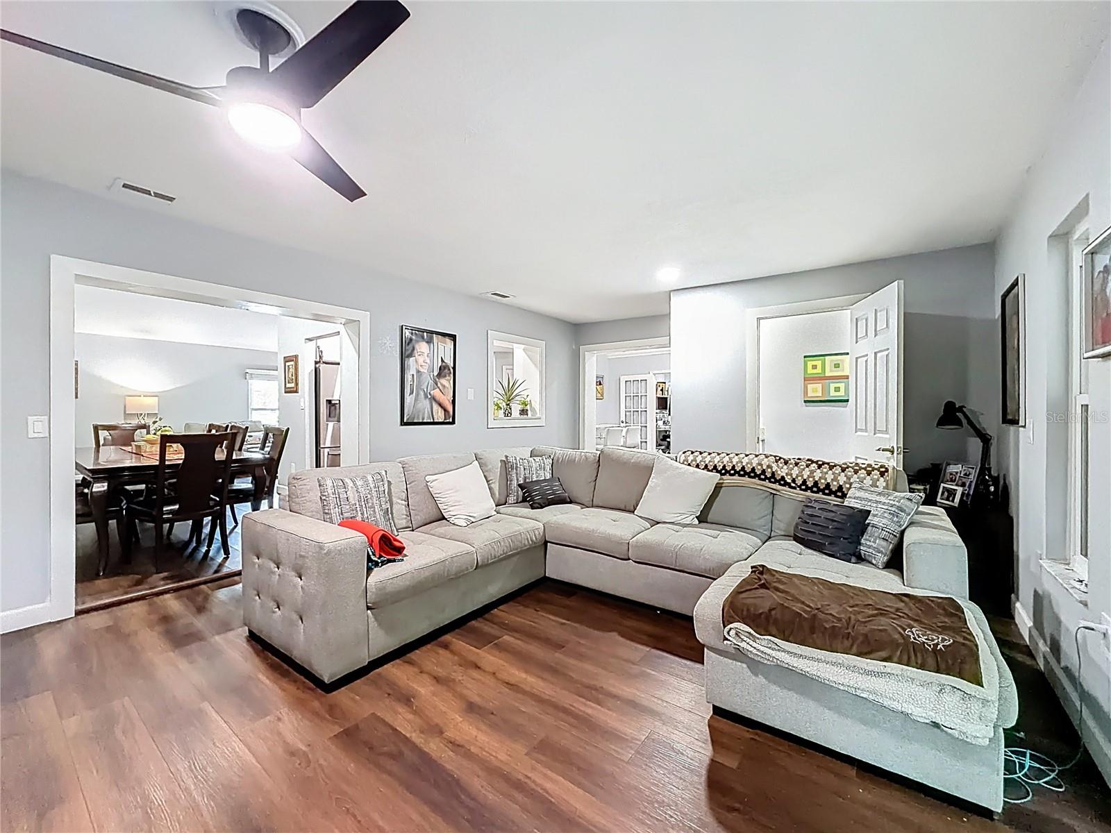 Image 13 of 53 For 1092 Riviera Boulevard