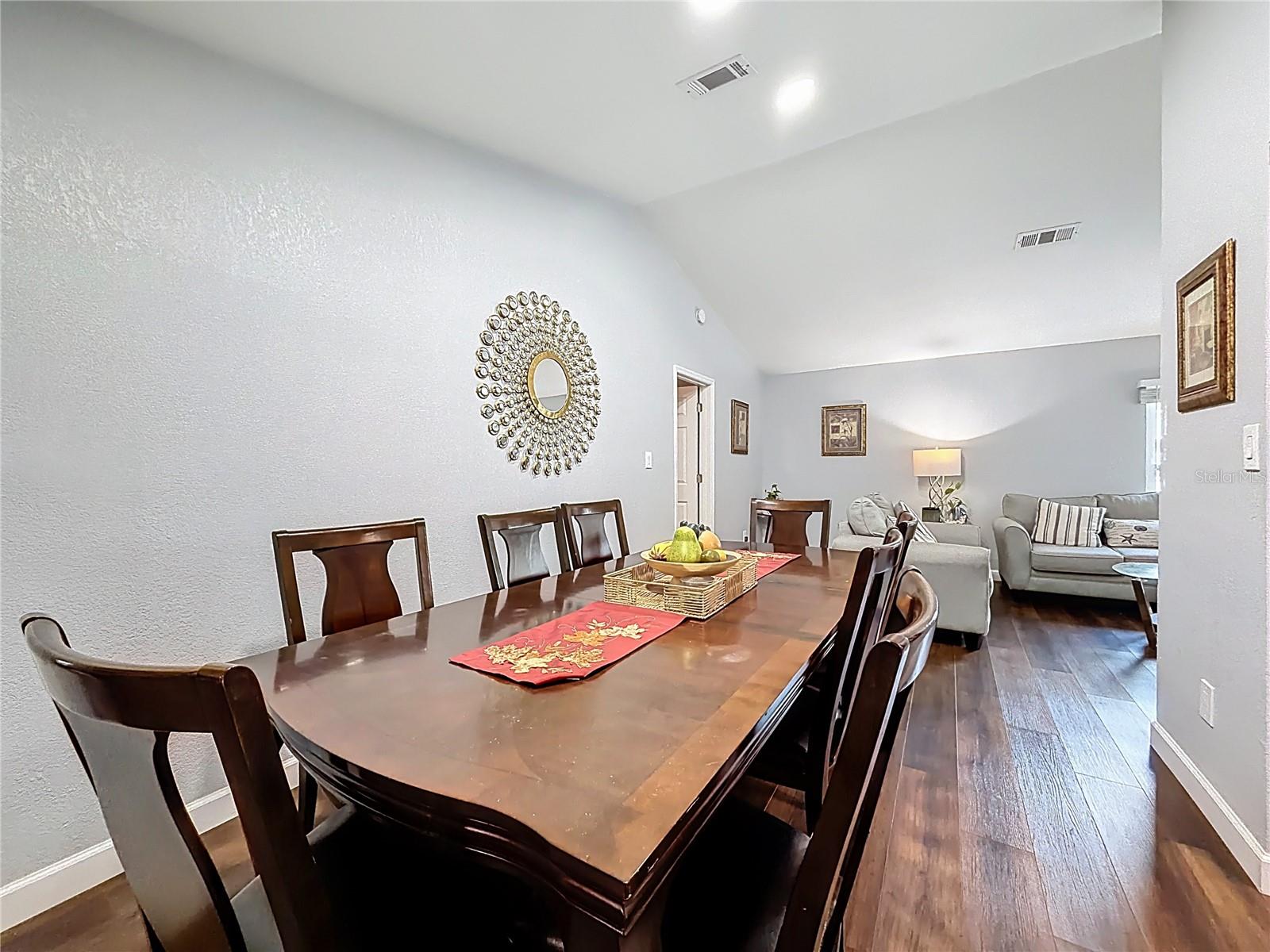 Image 16 of 53 For 1092 Riviera Boulevard