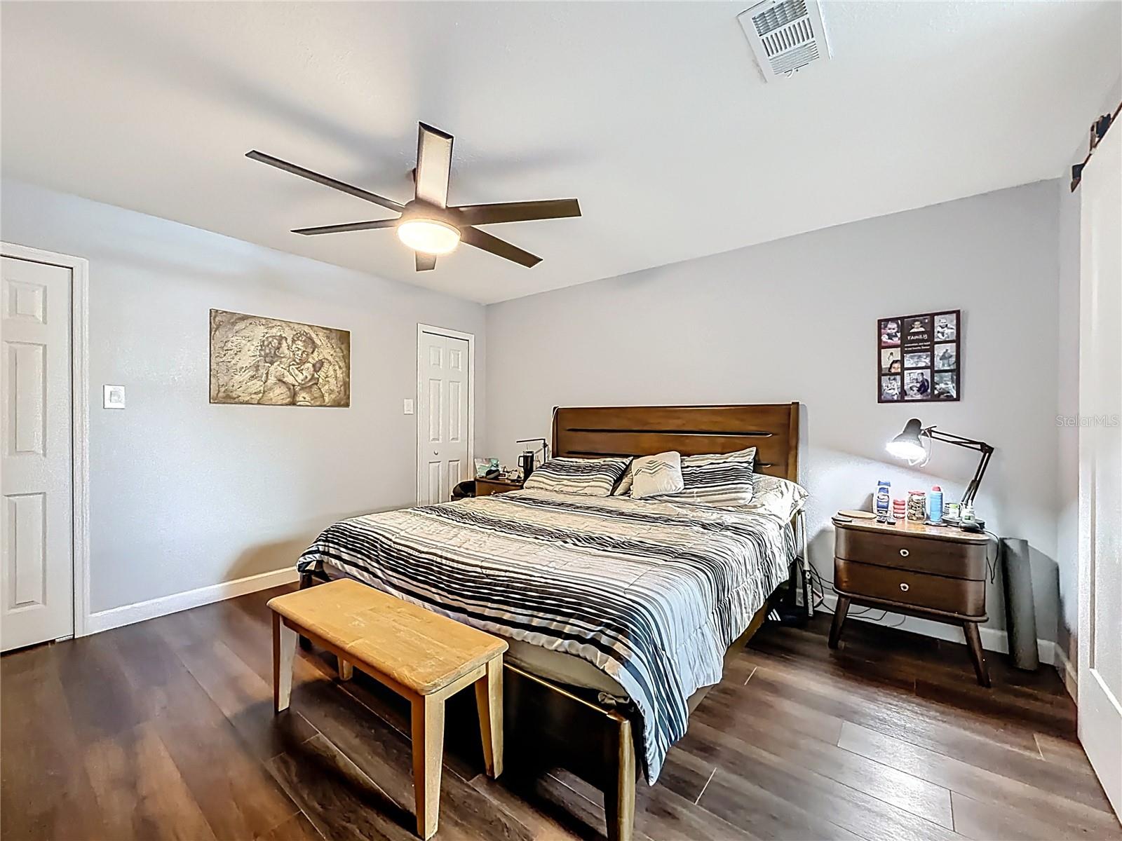 Image 18 of 53 For 1092 Riviera Boulevard