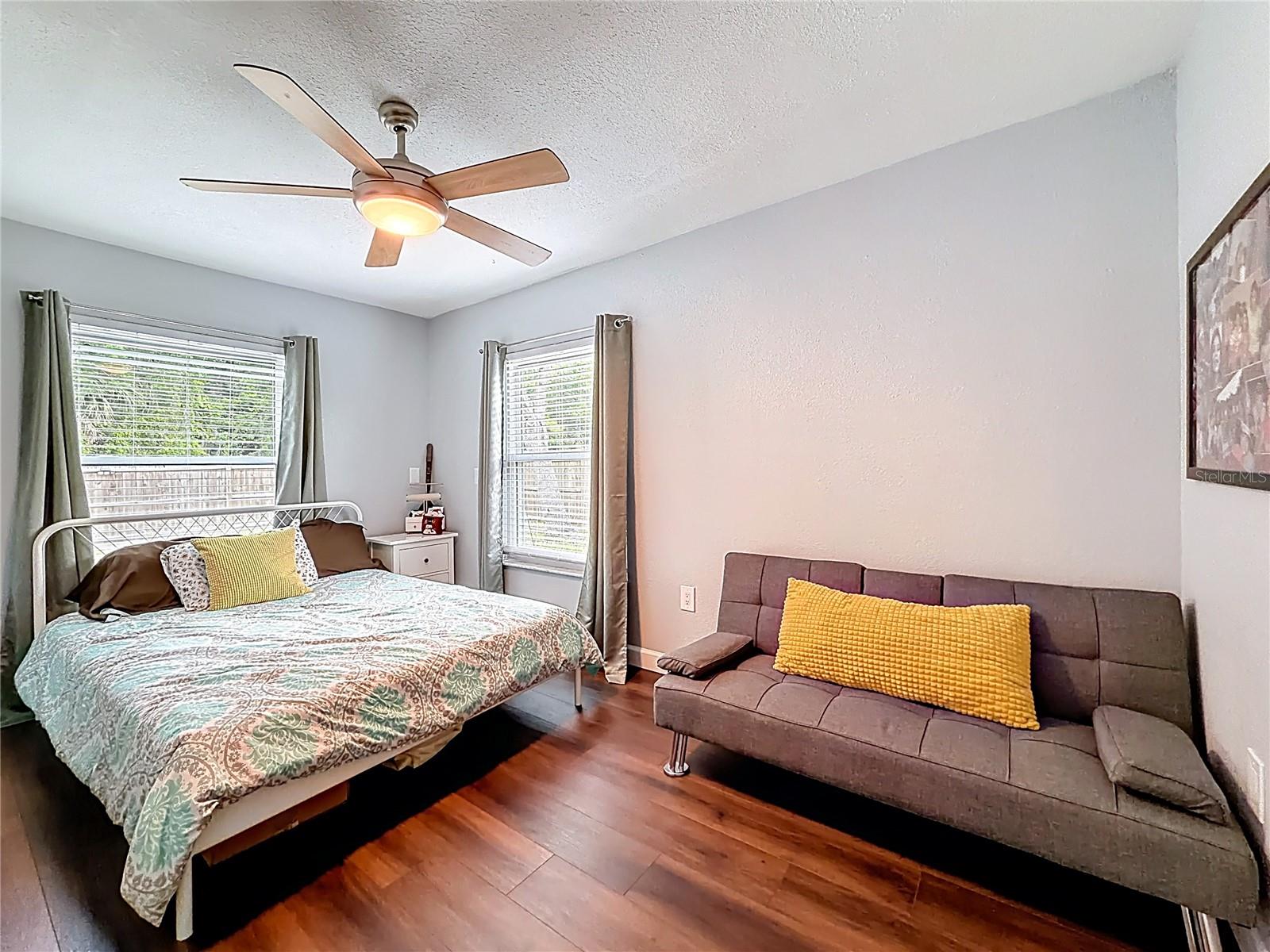 Image 23 of 53 For 1092 Riviera Boulevard